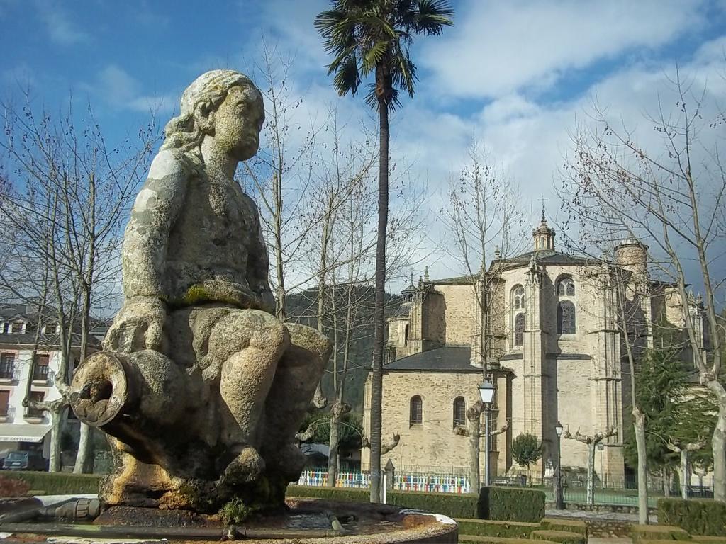 Apartamentos El Camino Villafranca Del Bierzo Eksteriør billede