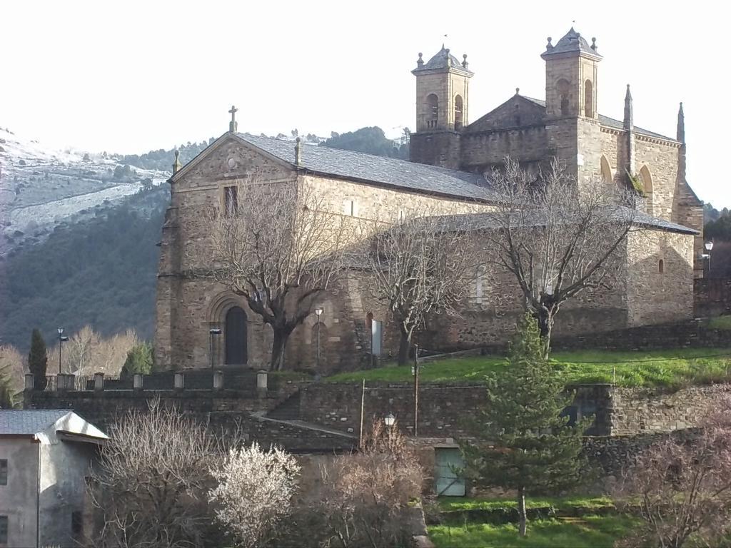 Apartamentos El Camino Villafranca Del Bierzo Eksteriør billede